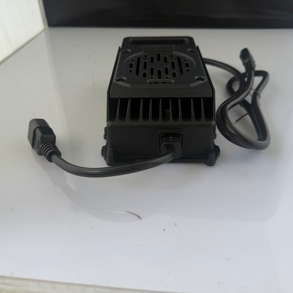 QA1350A 100.8V 10A Lithium Battery Charger | Universal 100-240V Input | Fast Charging for Electric Bikes