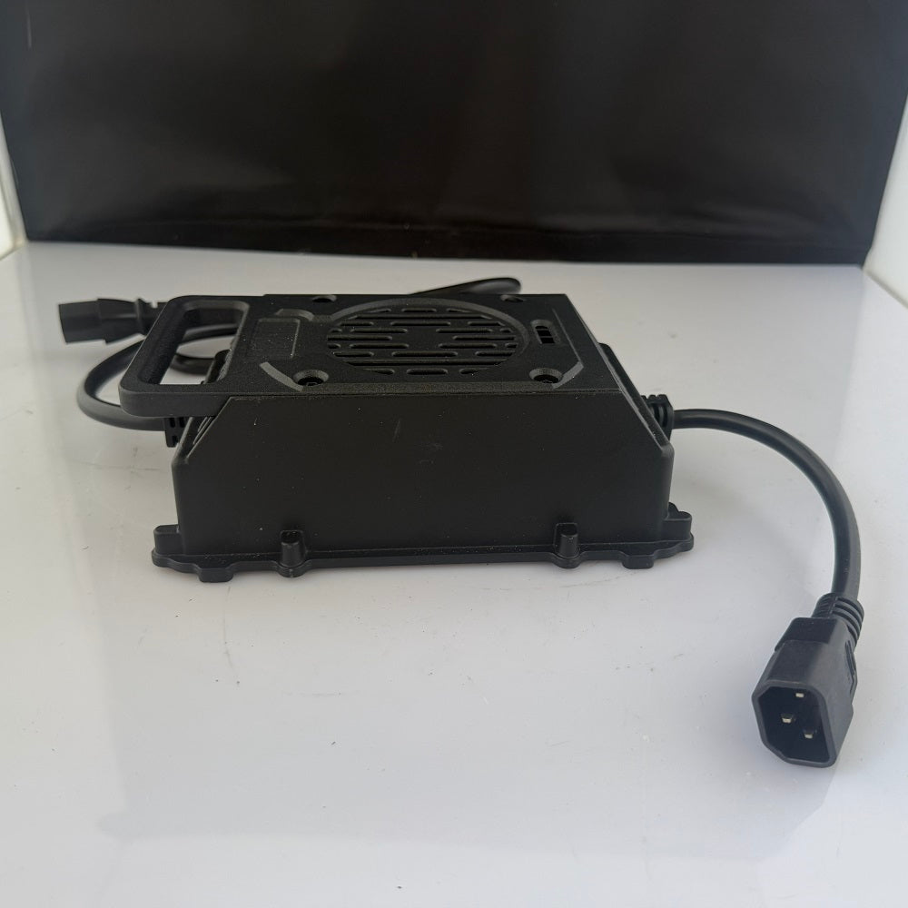 QA1350A 100.8V 10A Lithium Battery Charger | Universal 100-240V Input | Fast Charging for Electric Bikes