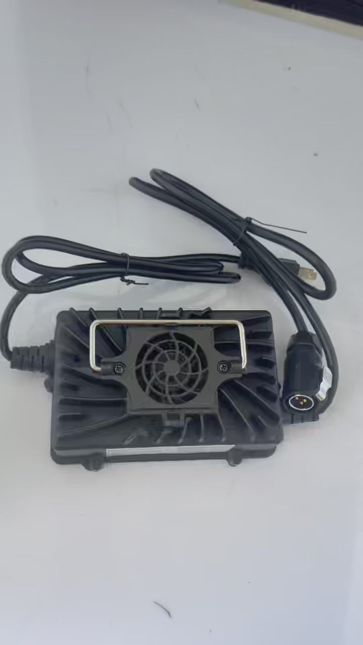 QA450B 84V 5A Fast Lithium Battery Charger (110V US Plug)